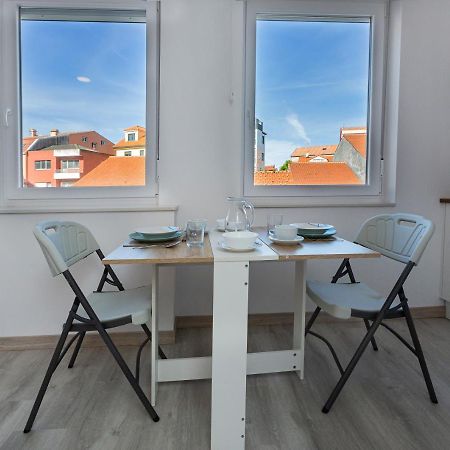 Estudios En Plaza Cabo Da Vila Centro 무히아 외부 사진