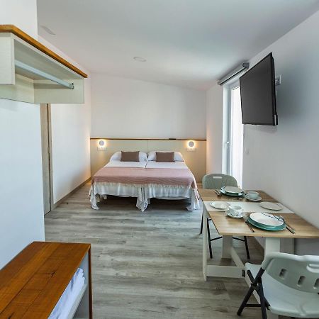 Estudios En Plaza Cabo Da Vila Centro 무히아 외부 사진