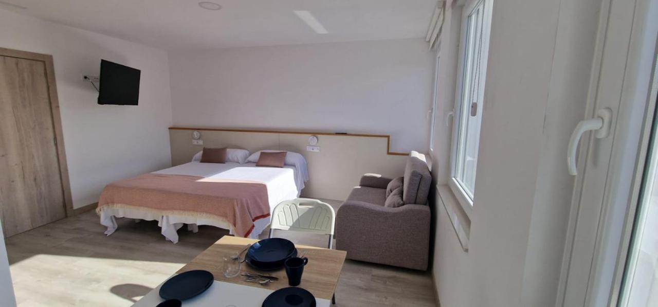 Estudios En Plaza Cabo Da Vila Centro 무히아 외부 사진