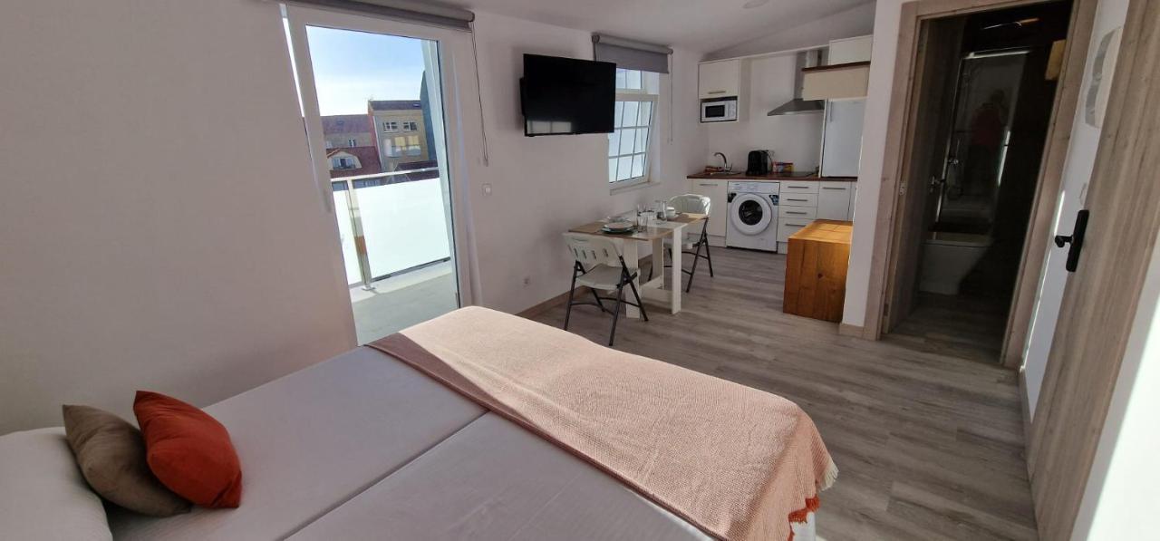 Estudios En Plaza Cabo Da Vila Centro 무히아 외부 사진