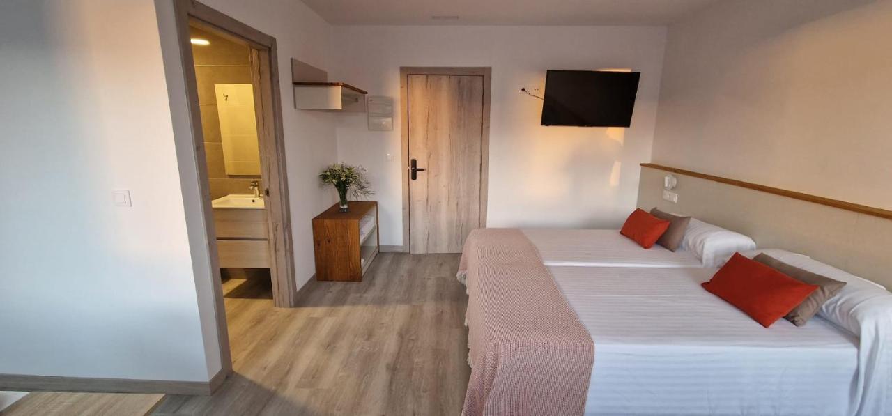 Estudios En Plaza Cabo Da Vila Centro 무히아 외부 사진