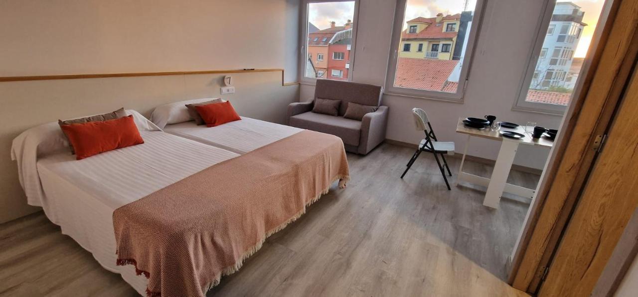 Estudios En Plaza Cabo Da Vila Centro 무히아 외부 사진