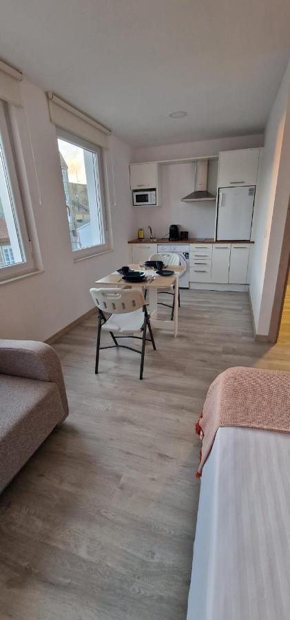 Estudios En Plaza Cabo Da Vila Centro 무히아 외부 사진