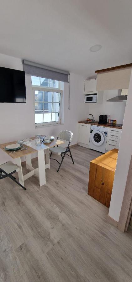 Estudios En Plaza Cabo Da Vila Centro 무히아 외부 사진