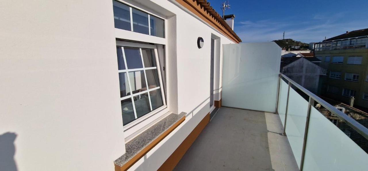 Estudios En Plaza Cabo Da Vila Centro 무히아 외부 사진