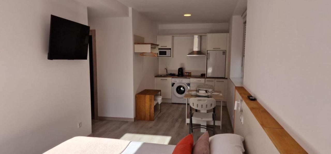 Estudios En Plaza Cabo Da Vila Centro 무히아 외부 사진
