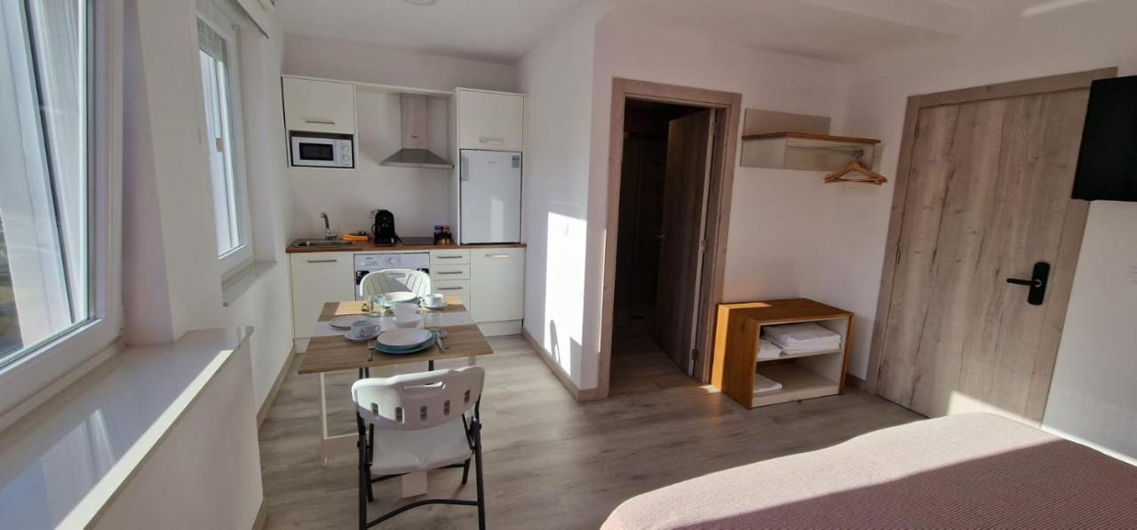 Estudios En Plaza Cabo Da Vila Centro 무히아 외부 사진