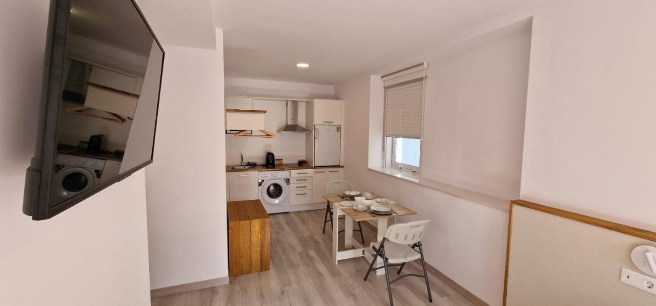 Estudios En Plaza Cabo Da Vila Centro 무히아 외부 사진