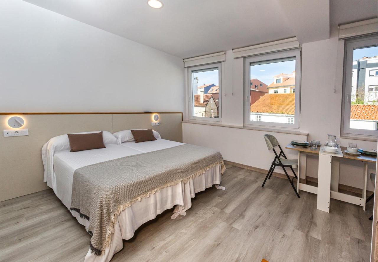 Estudios En Plaza Cabo Da Vila Centro 무히아 외부 사진