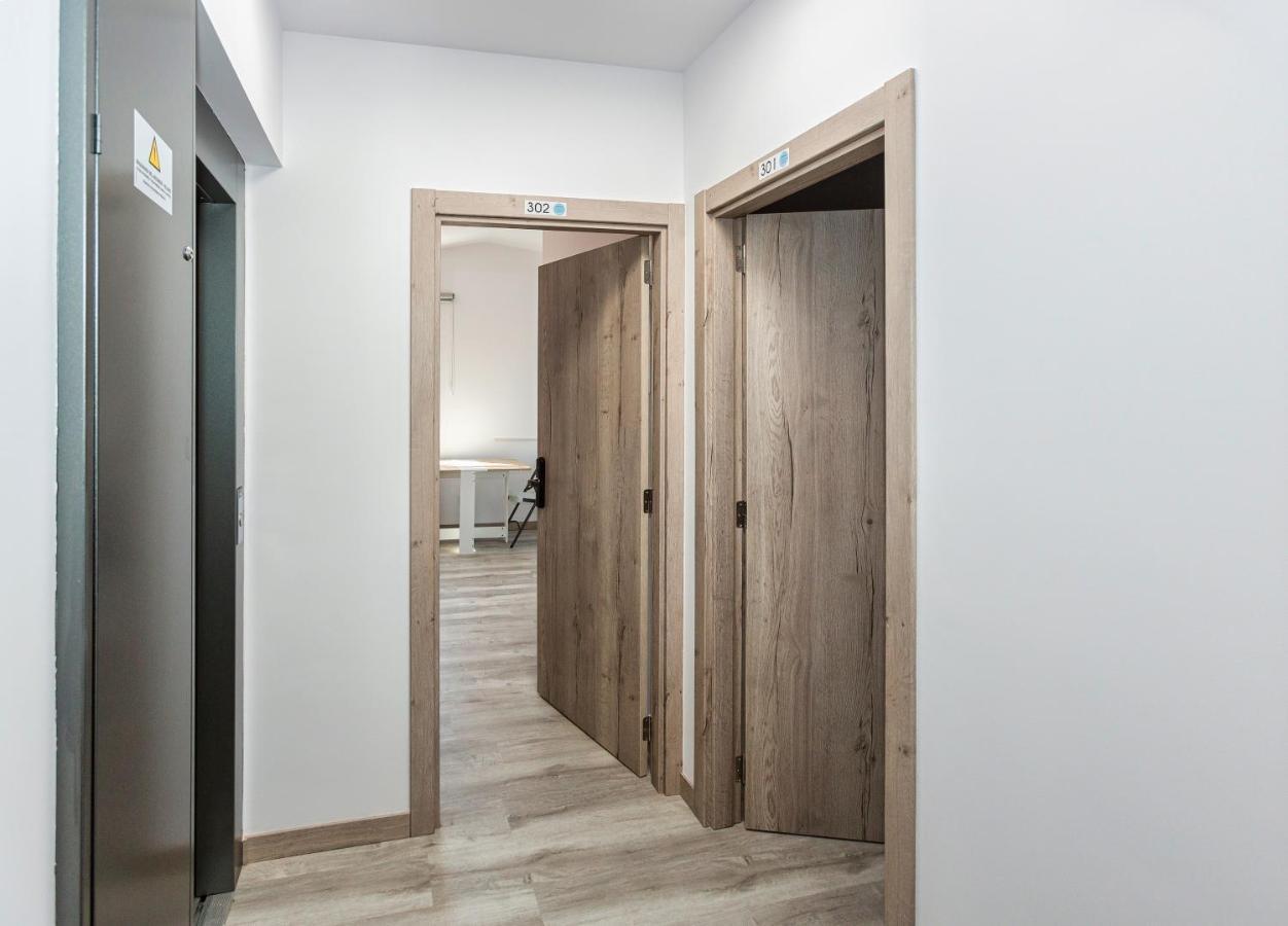 Estudios En Plaza Cabo Da Vila Centro 무히아 외부 사진