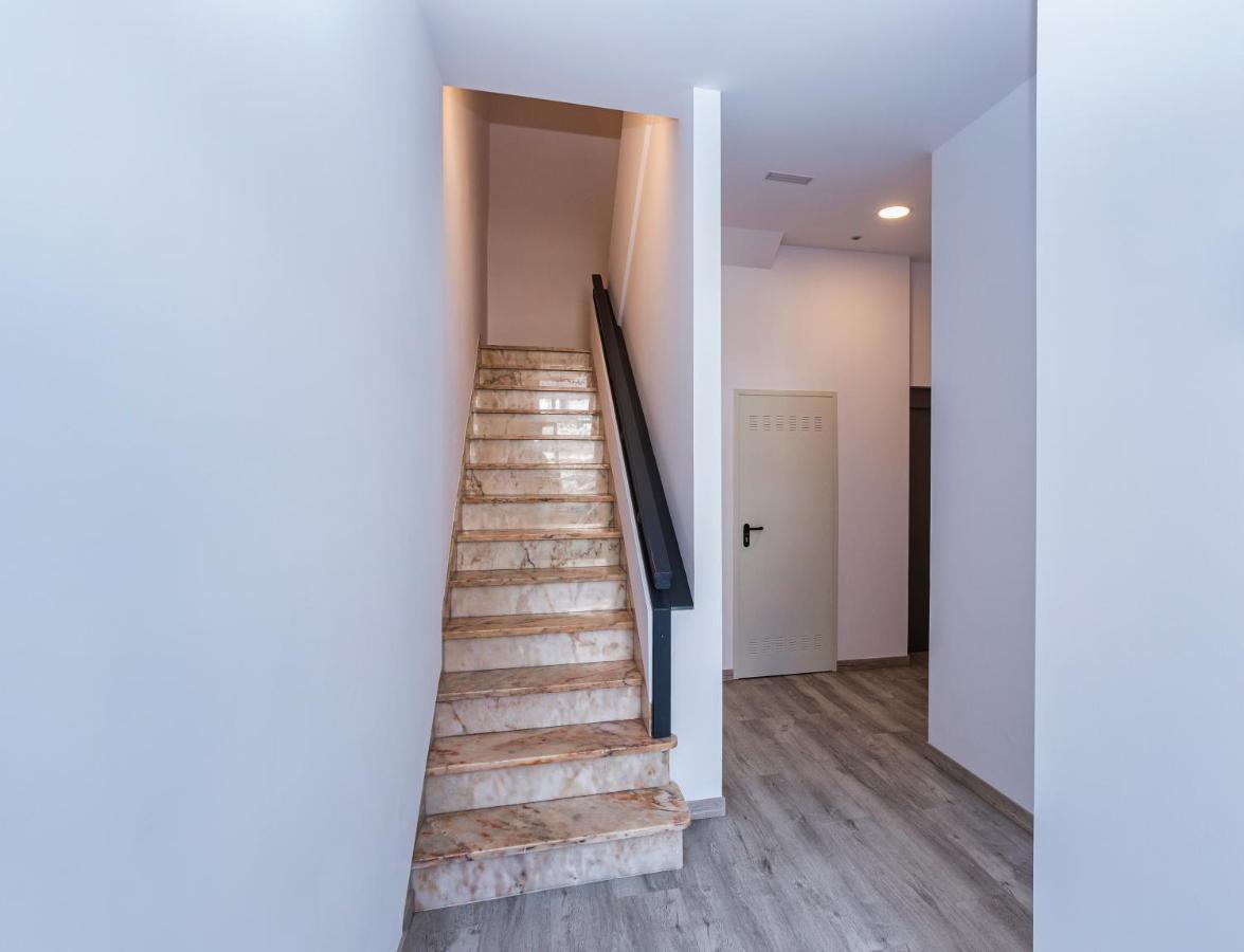 Estudios En Plaza Cabo Da Vila Centro 무히아 외부 사진